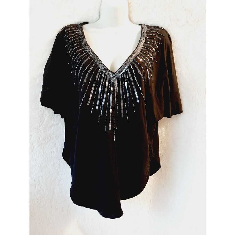 Ludi black sequin v neck medium blouse